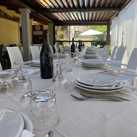 I Graniti Villa Monti Luaran gambar