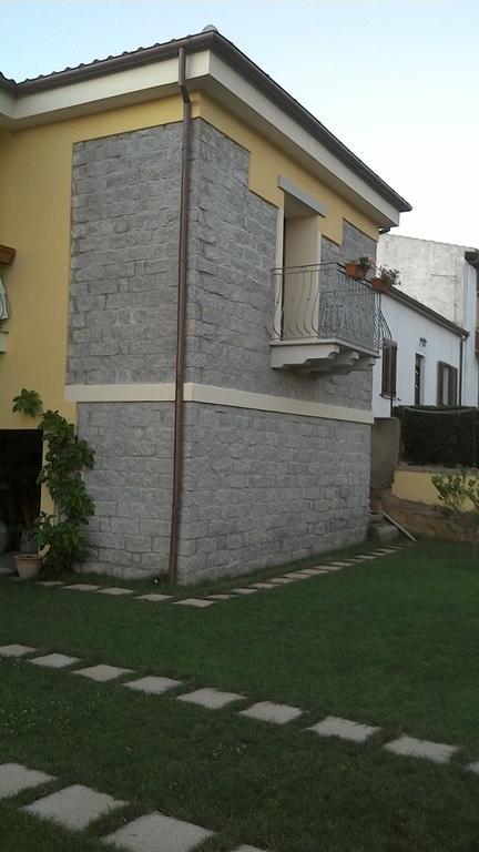 I Graniti Villa Monti Luaran gambar
