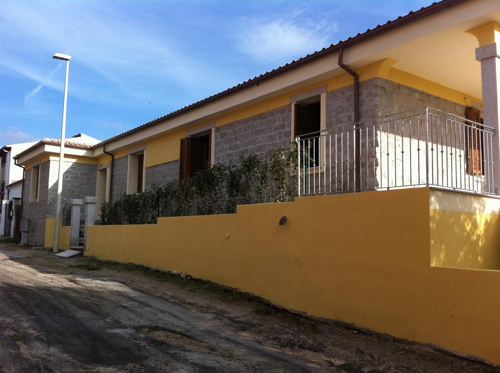 I Graniti Villa Monti Luaran gambar