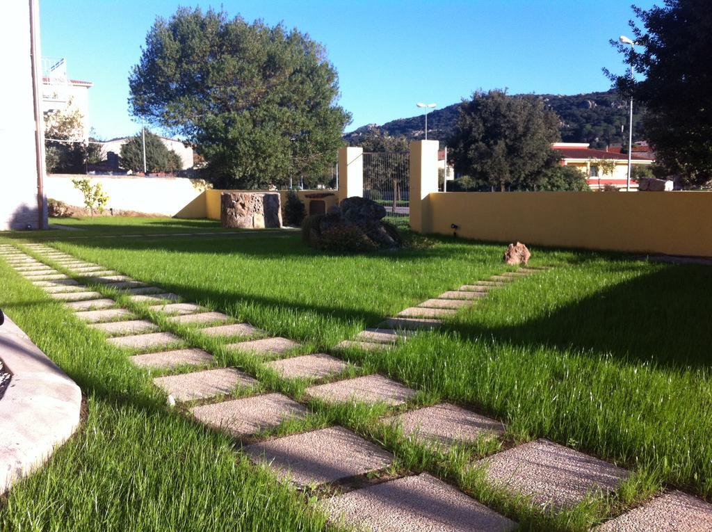 I Graniti Villa Monti Luaran gambar