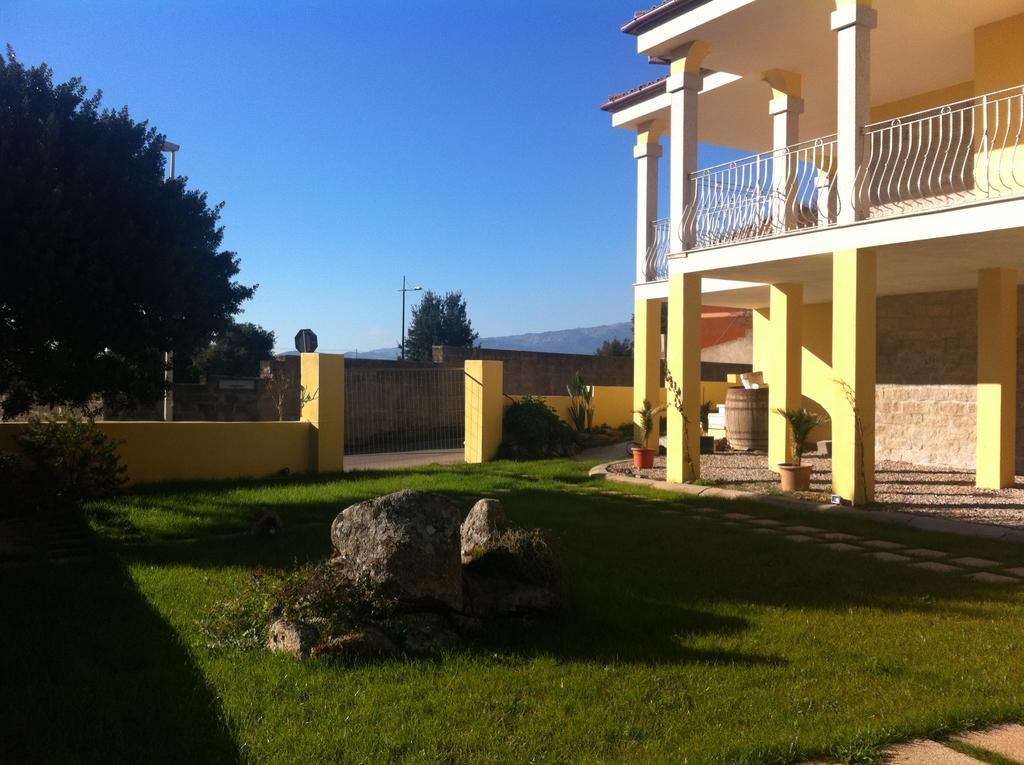 I Graniti Villa Monti Luaran gambar