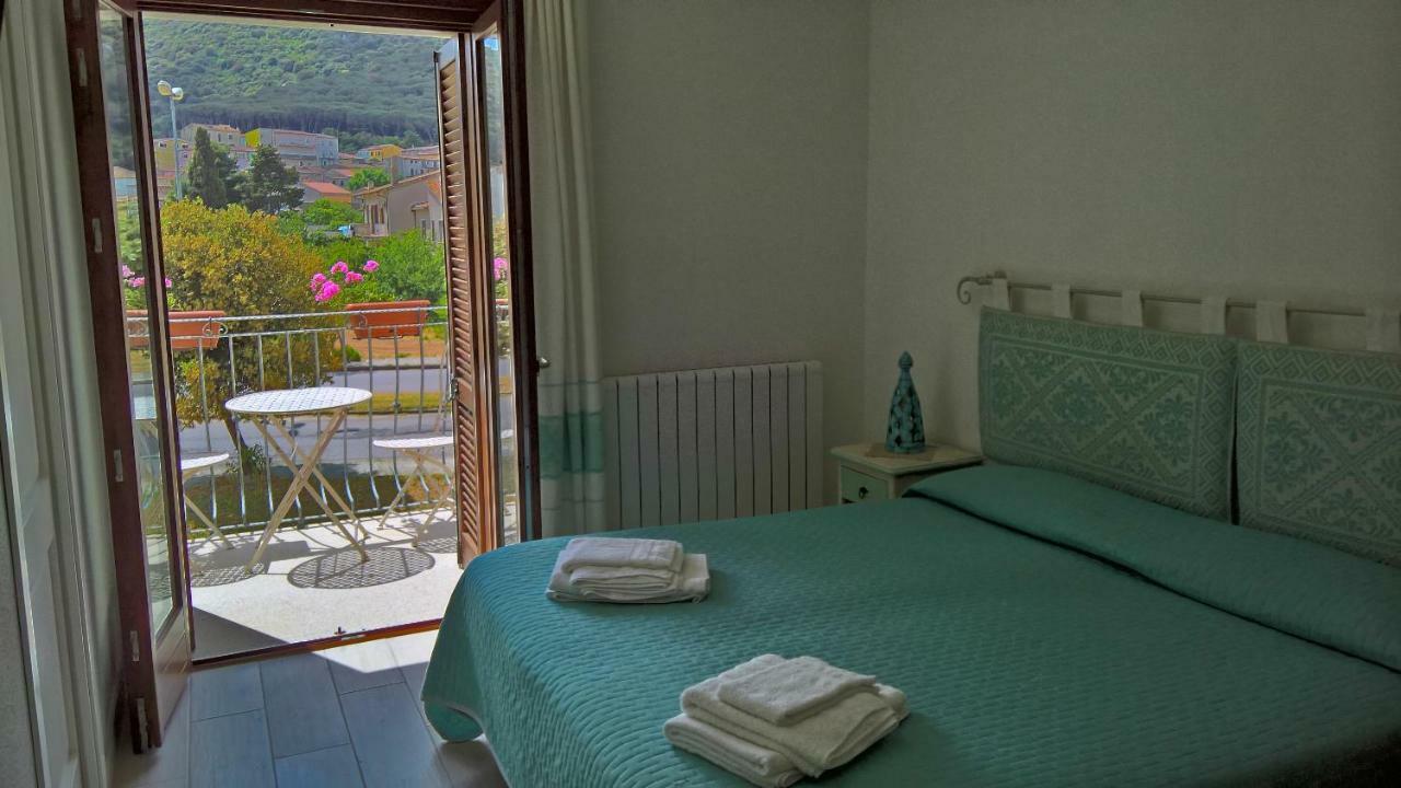I Graniti Villa Monti Luaran gambar